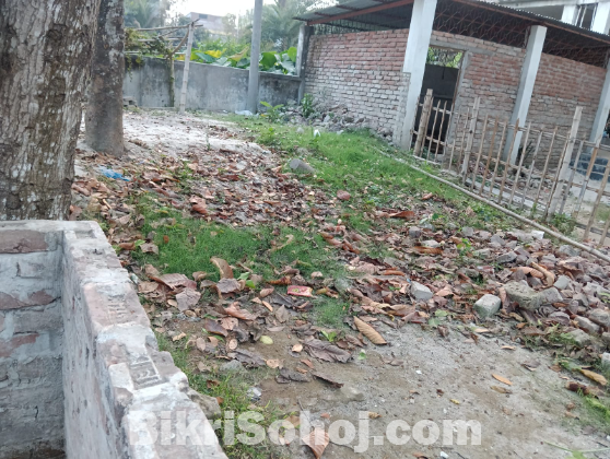 সাত কাঠা জমি বিক্রি হবে